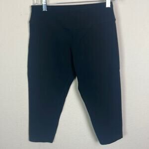 FIG Voyage black ruched ankle capris women’s XS